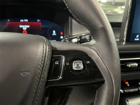 Used 2023 Lincoln Aviator AWD w/ Premium Package image 14