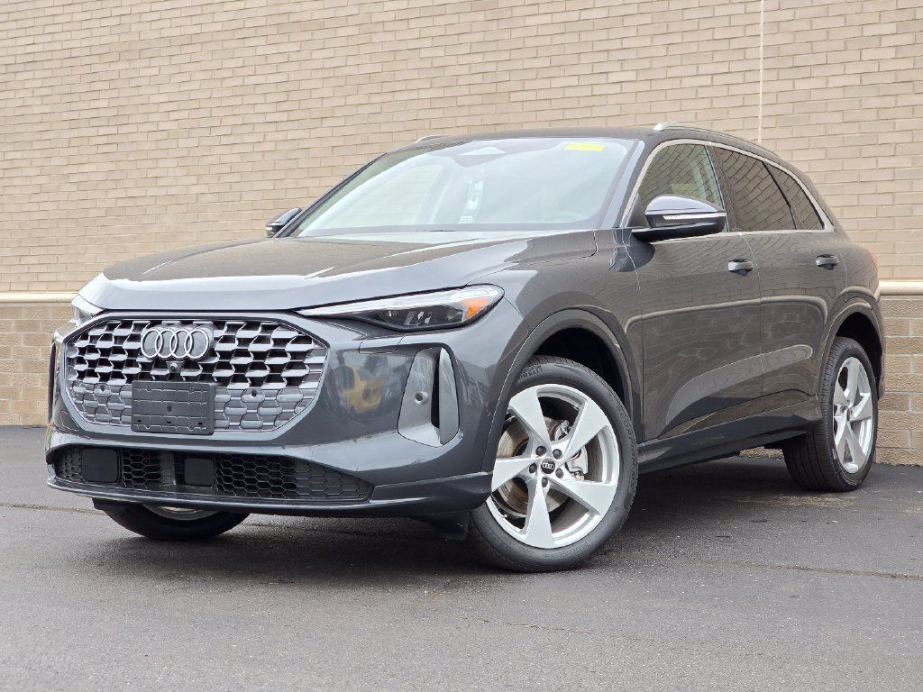 Certified 2025 Audi Q5 Premium Plus w/ Premium Plus AWD/4WD image 2