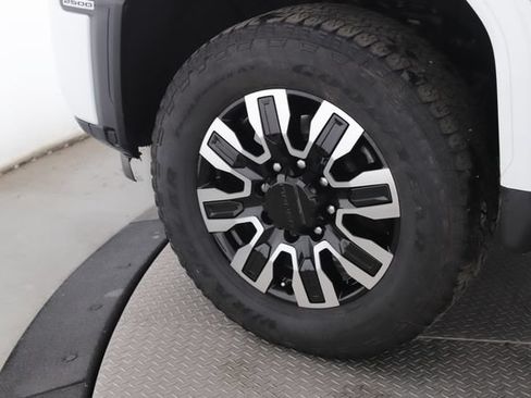 Used 2025 GMC Sierra 2500 Denali Ultimate AWD/4WD image 13