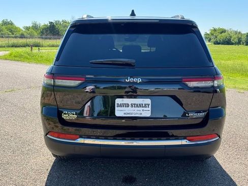 Used 2024 Jeep Grand Cherokee Laredo AWD/4WD image 5