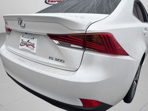 Used 2019 Lexus IS 300 image 34