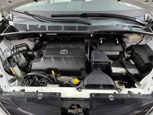Used 2013 Toyota Sienna LE FWD image 40