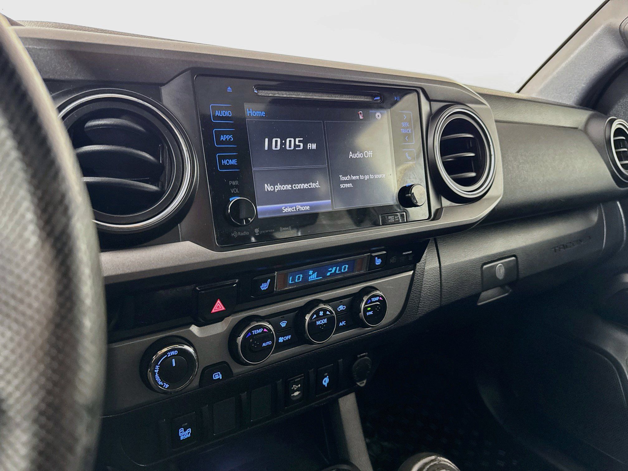 Used 2017 Toyota Tacoma TRD Sport AWD/4WD image 17