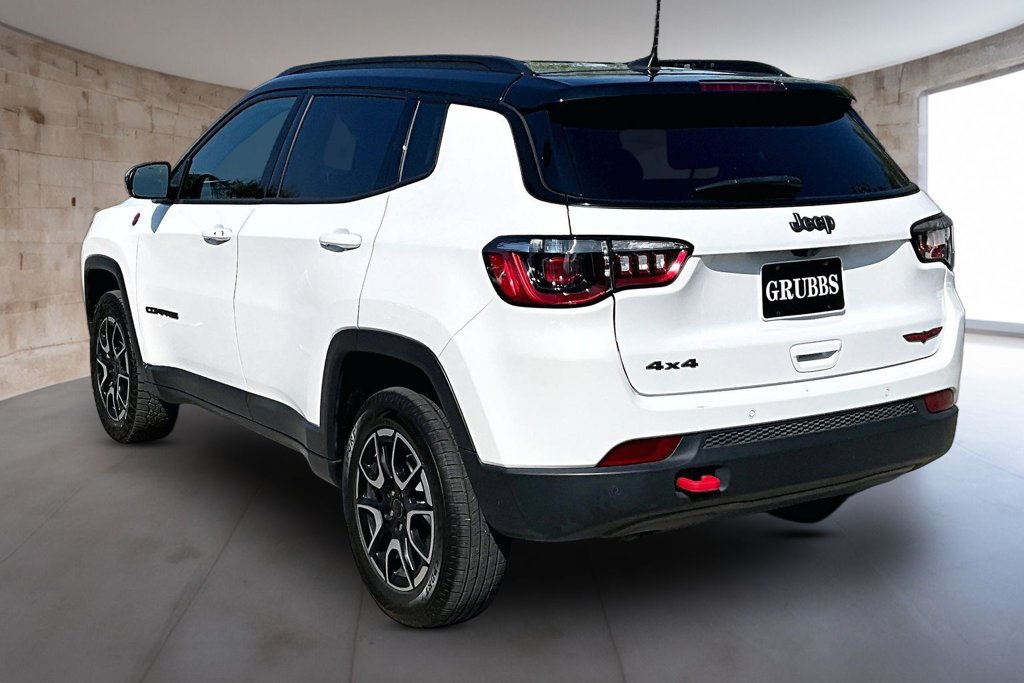 Used 2026 Jeep Compass Trailhawk AWD/4WD image 14