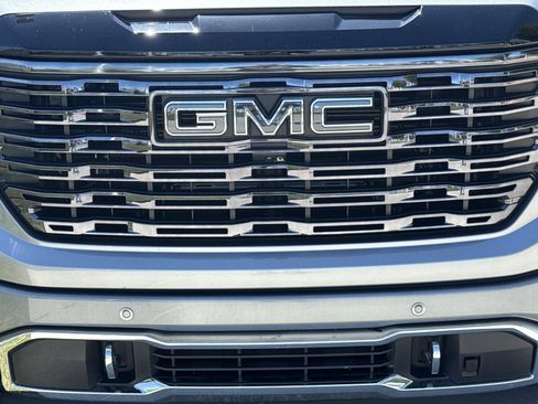 Used 2025 GMC Sierra 1500 Denali Ultimate AWD/4WD image 9