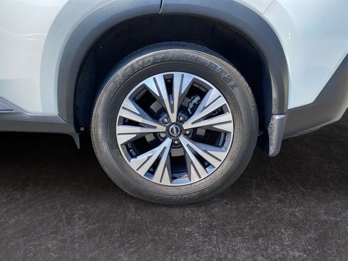 Used 2023 Nissan Rogue SV image 10