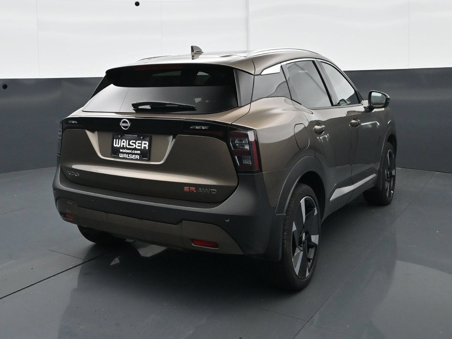 Used 2025 Nissan Kicks SR w/ SR Premium Package AWD/4WD image 6