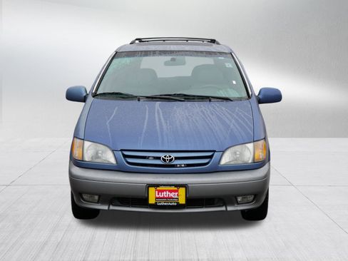 Used 2002 Toyota Sienna XLE image 2