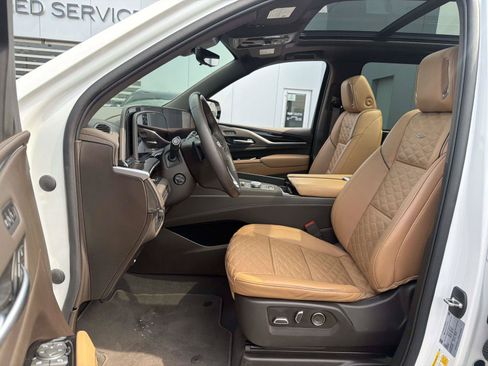 Certified 2023 Cadillac Escalade ESV Sport w/ LPO, ONYX Package AWD/4WD image 7
