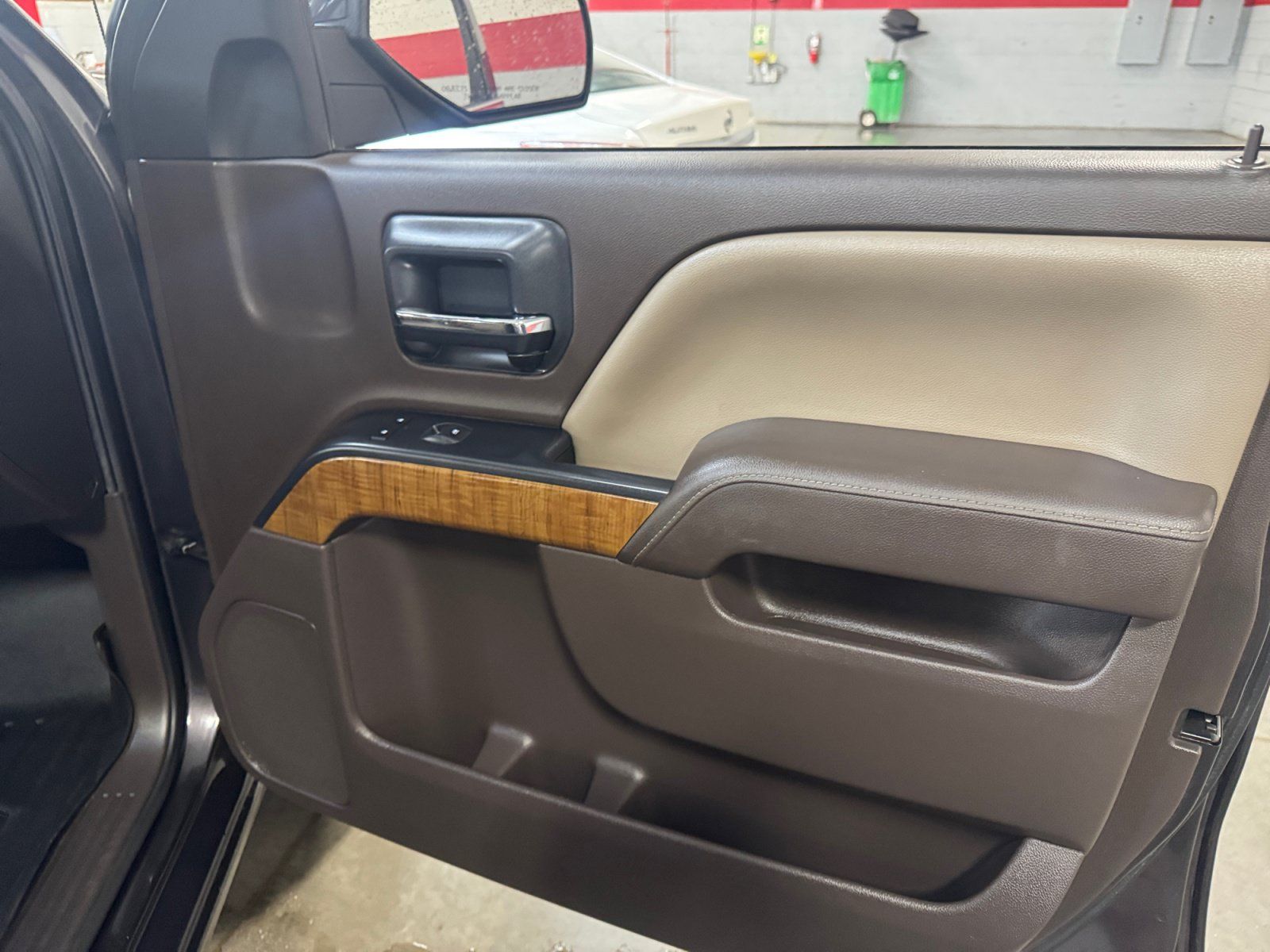 Used 2014 GMC Sierra 1500 SLE w/ SLE Value Package RWD image 16
