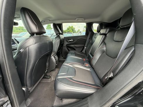 Used 2022 Jeep Cherokee Trailhawk AWD/4WD image 24