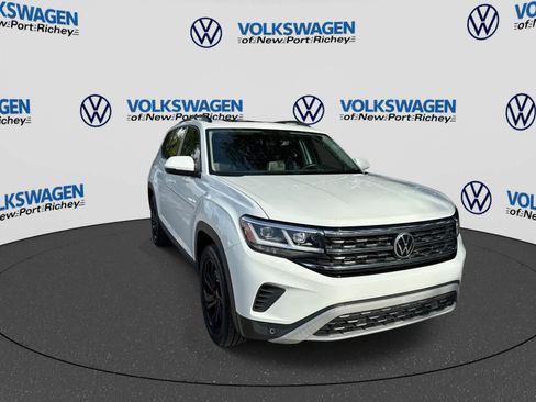 Used 2021 Volkswagen Atlas SE w/ Panoramic Sunroof Package FWD image 16