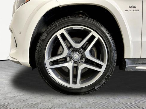 Used 2017 Mercedes-Benz GLS 550 4MATIC image 31