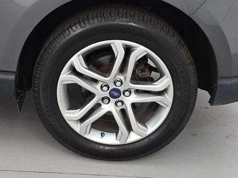 Used 2018 Ford Edge Titanium w/ Equipment Group 301A image 34