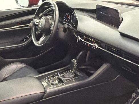 Used 2022 MAZDA MAZDA3 s FWD image 8