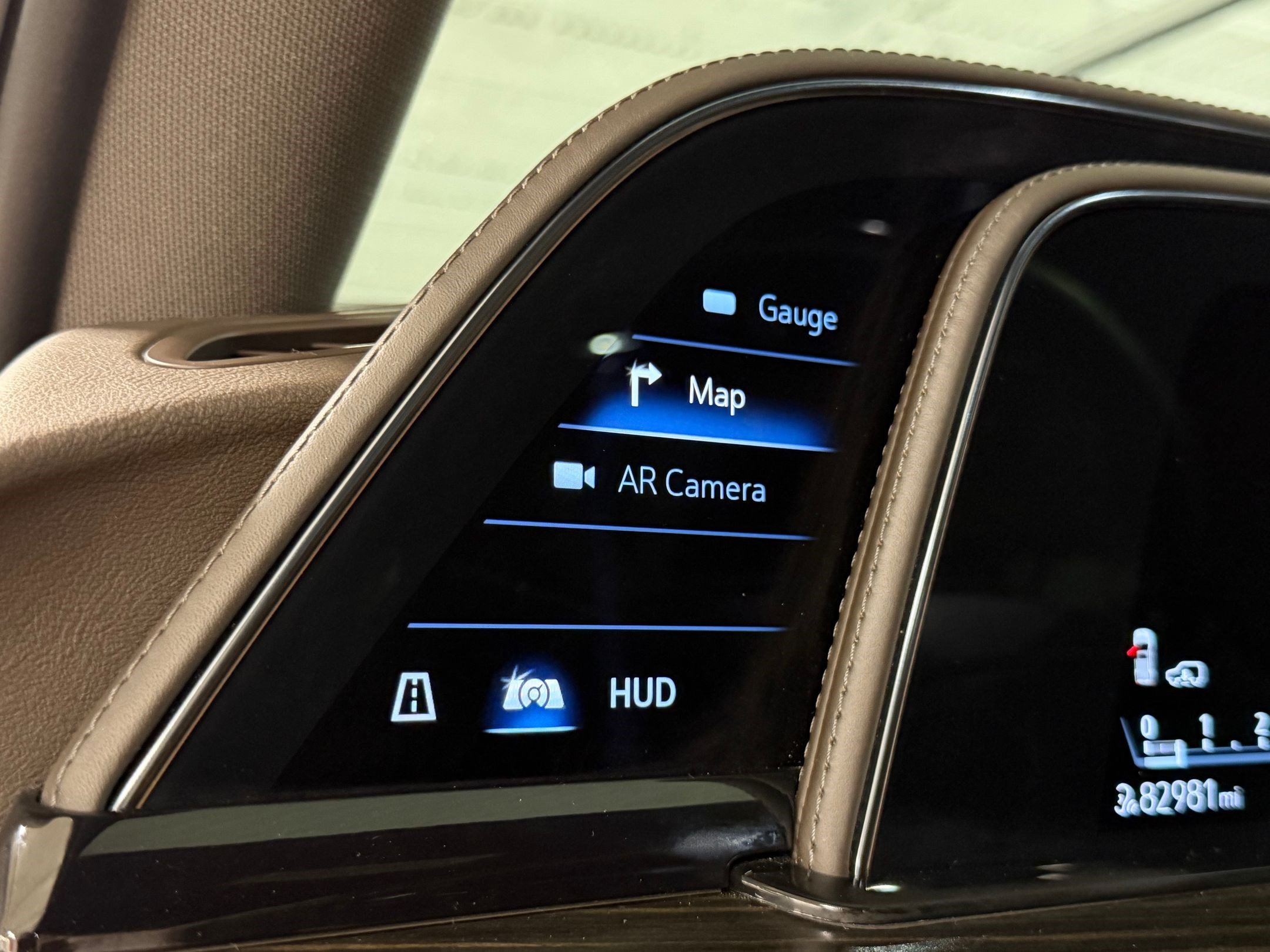 Used 2021 Cadillac Escalade ESV Premium Luxury w/ Driver Assist Tech Package AWD/4WD image 35