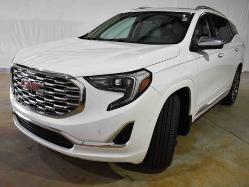 Used 2019 GMC Terrain Denali w/ Advanced Safety Package image 5