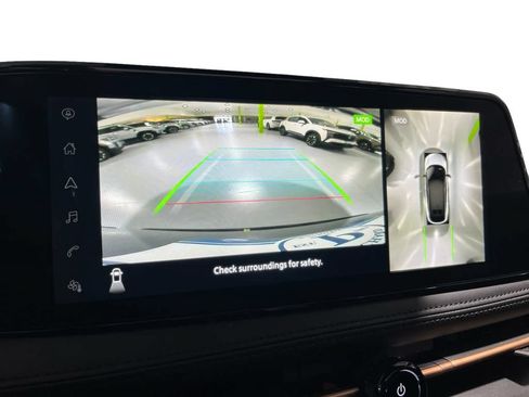 Used 2023 Nissan Ariya AWD image 9
