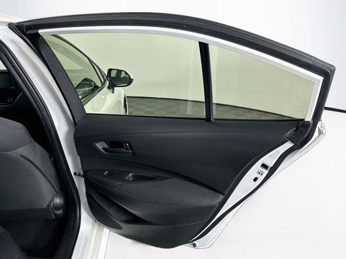 Used 2022 Toyota Corolla LE FWD image 28
