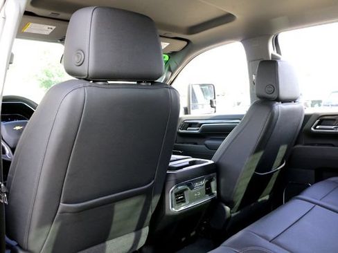 Used 2024 Chevrolet Silverado 2500 LTZ w/ LTZ Convenience Package AWD/4WD image 23