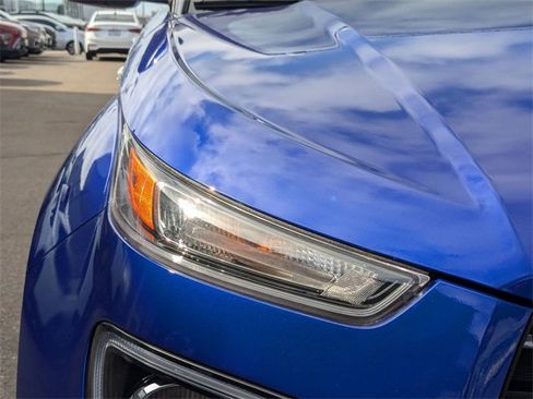 Used 2025 Hyundai Venue Limited image 6