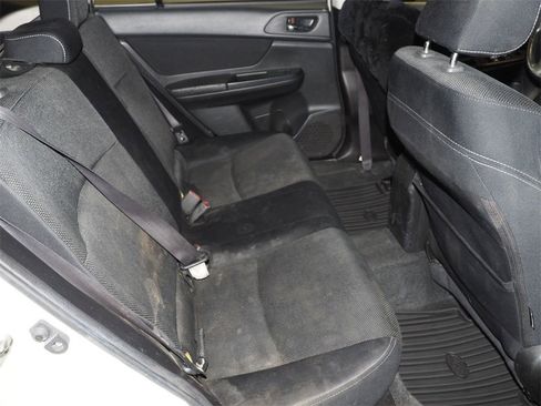 Used 2013 Subaru Crosstrek 2.0i Premium image 12