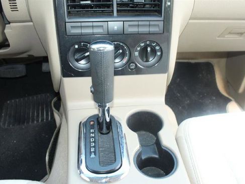 Used 2010 Ford Explorer XLT image 20