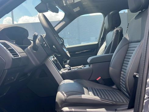 New 2026 Land Rover Discovery S AWD/4WD image 23