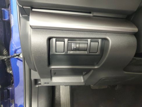 Used 2025 Subaru Impreza 2.0i Sport image 27