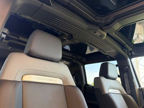 Used 2025 GMC Hummer EV 2X AWD/4WD image 19