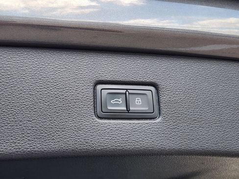 Used 2018 Audi Q7 3.0T Premium Plus image 47