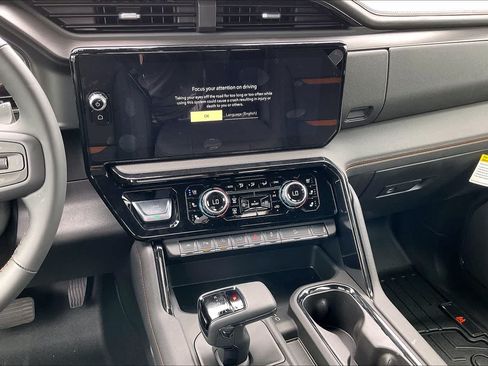 New 2025 GMC Sierra 1500 AT4 w/ AT4 Premium Package AWD/4WD image 6