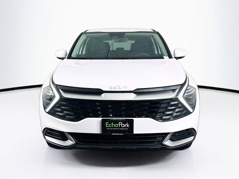 Used 2025 Kia Sportage LX image 2