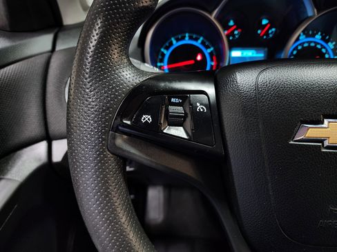 Used 2015 Chevrolet Cruze LT image 29