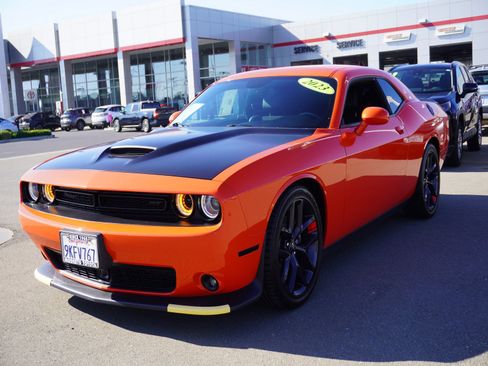 Used 2023 Dodge Challenger GT w/ Plus Package image 7