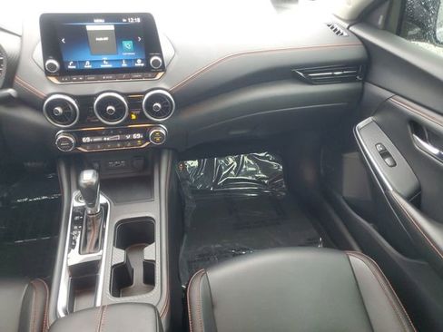 Used 2024 Nissan Sentra SR w/ SR Premium Package image 16