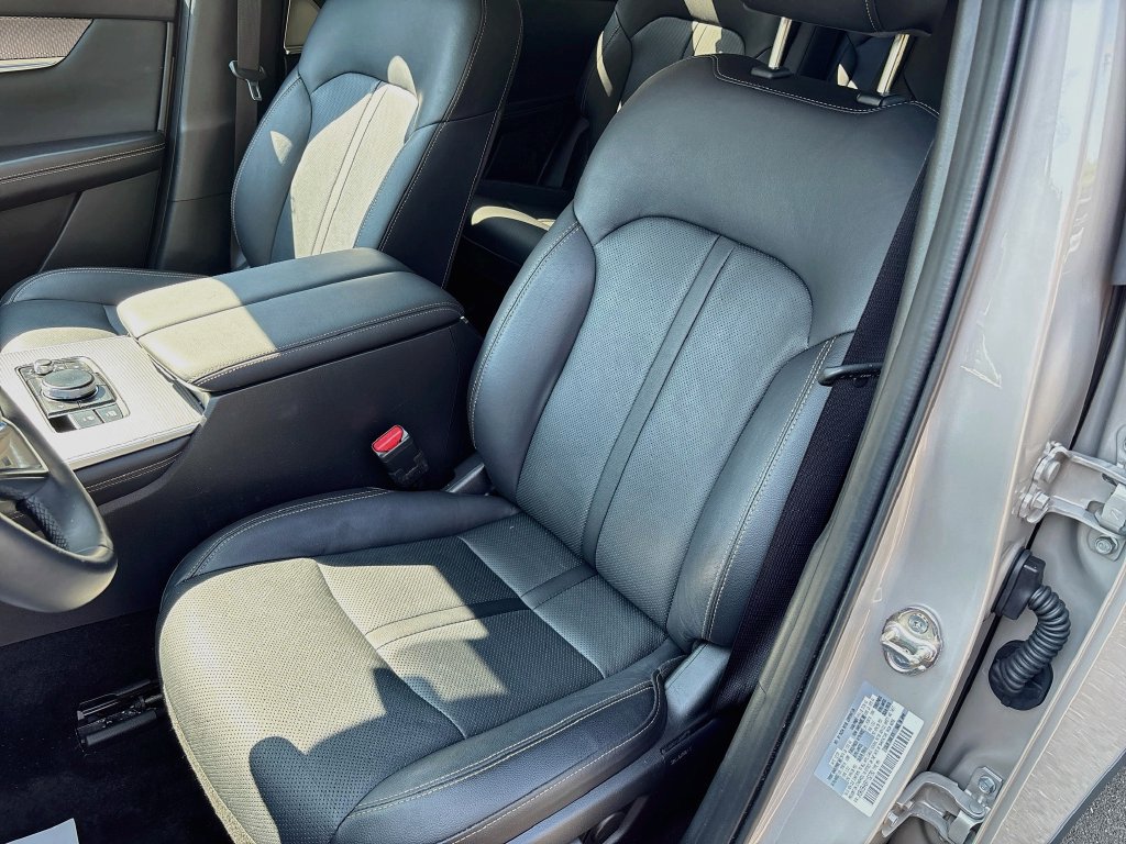 Certified 2024 MAZDA CX-90 Plug-In Hybrid w/ Preferred AWD/4WD image 22