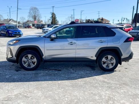 Used 2024 Toyota RAV4 XLE w/ Convenience Package image 4