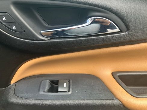 Used 2019 Chevrolet Equinox Premier w/ LPO, Floor Liner Package image 35