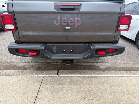 Used 2023 Jeep Gladiator Rubicon w/ LED Lighting Group AWD/4WD image 6