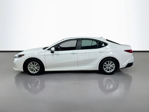 Used 2025 Toyota Camry LE w/ Convenience Package FWD image 4
