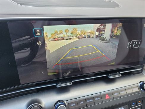 Used 2025 Hyundai Kona SEL image 30