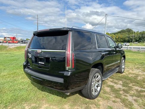 Used 2016 Cadillac Escalade Luxury AWD/4WD image 13