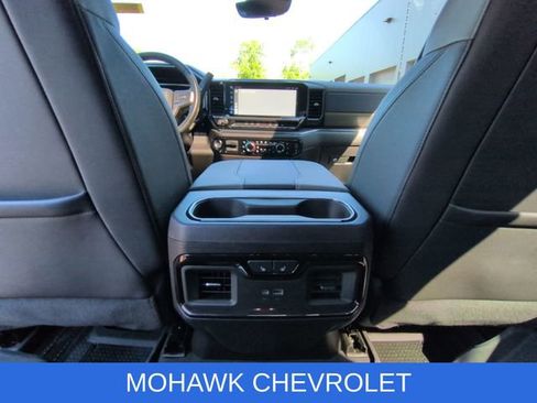 Used 2024 Chevrolet Silverado 2500 ZR2 w/ Technology Package AWD/4WD image 23