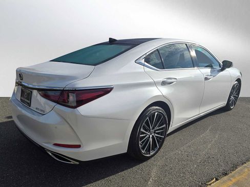 Used 2025 Lexus ES 350 w/ Premium Package image 3