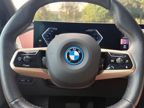 Used 2023 BMW iX xDrive50 w/ Premium Package AWD/4WD image 30