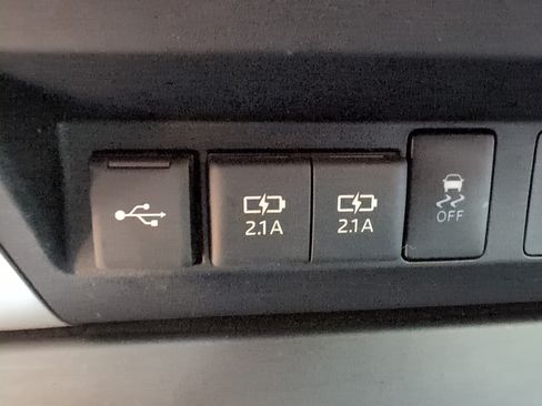 Used 2021 Toyota Tundra SR5 AWD/4WD image 37