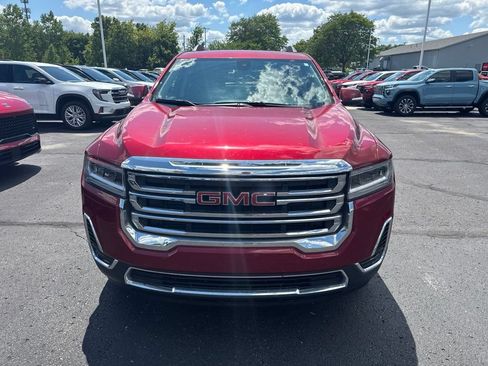 Used 2023 GMC Acadia SLE w/ Driver Convenience Package FWD image 3