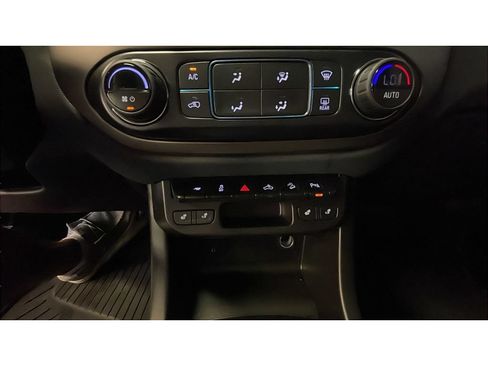 Used 2021 Chevrolet Colorado Z71 AWD/4WD image 14