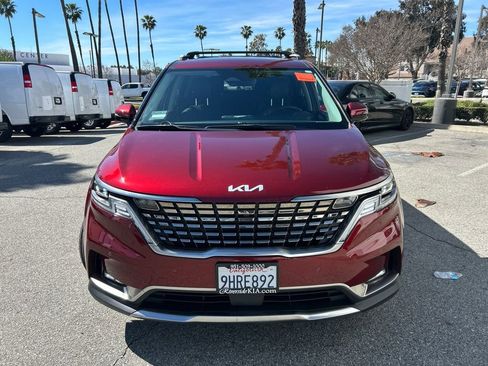 Used 2024 Kia Carnival SX Prestige image 2